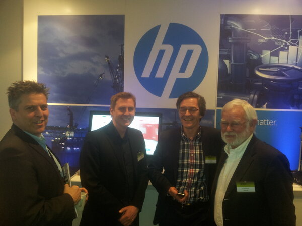 SimonJustnes's tweet photo. HP ruler på Energyworld, her sammen med Sjur Fjellbirkeland fra numascale @HPNorge @YvonneFosser @krohntraaseth http://t.co/7SQl5qsiCn