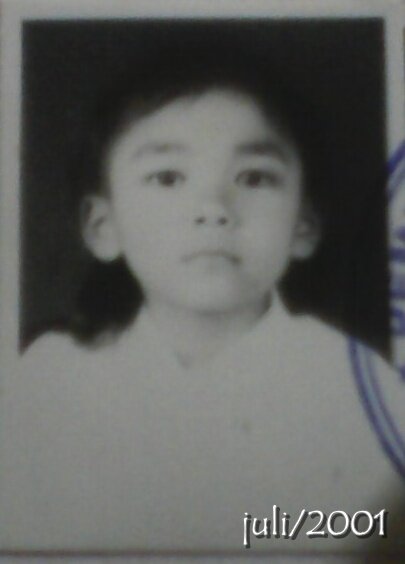 putripythagoras's tweet photo. putri kecil yang tomboy dan agak songong (12 years ago) :D http://t.co/sKdn4OF5mm