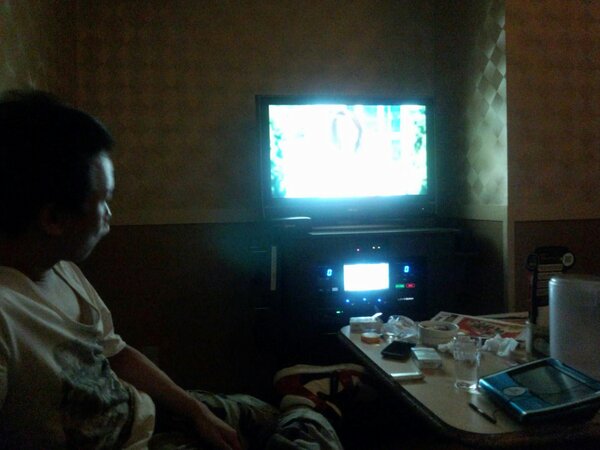 kenchansoku's tweet photo. カラオケなう♪皆さんがHYを歌ってくれてる(*^^*　でも「Nao」とか「Song for…」はずるい(笑)泣かせるつもりかっ｡ﾟ(ﾟ´Д｀ﾟ)ﾟ｡ http://t.co/0XnATC3us2
