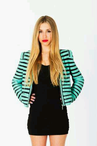 WeekendSide's tweet photo. Las rayas son un it de esta temporada! Síguenos en facebook! #weekendside #springsummercollection2013 #chaquetabowie http://t.co/QTQLRu1dFp