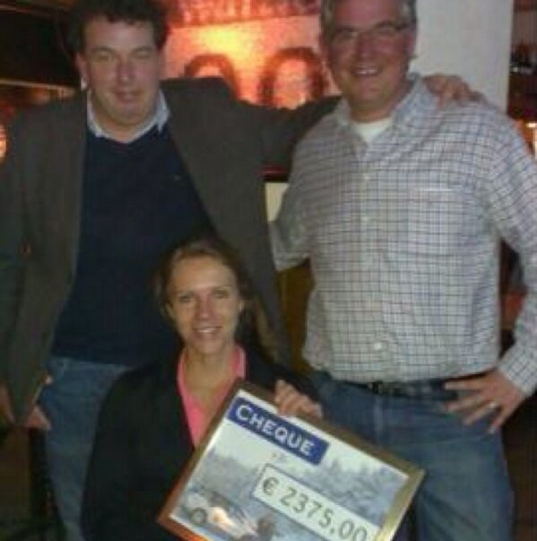 Net een waanzinnig mooie cheque ontvangen voor de #EstherVergeerFoundation van <a href="/polar2tv/">Polar2tv</a>  ... m.tmi.me/M9nKN
