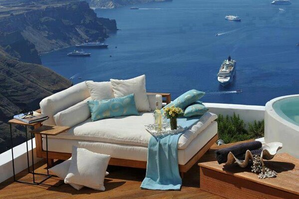 NaturPictures's tweet photo. Una mañana perfecta en Santorini, Grecia.  http://t.co/MozL7f0Wfl