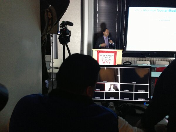 SMARMIENYC's tweet photo. .@tamer_hadi integrating #SMEM into #ICS. http://t.co/wJO2kNv4eu