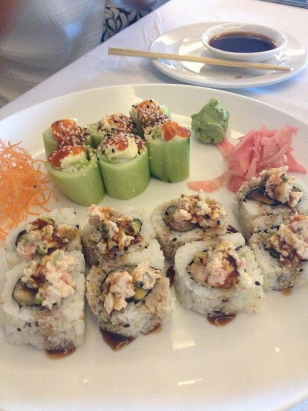 Staceycara16's tweet photo. @bvents08 @nix_abbo can't beat a Thursday like this :) http://t.co/UT2lg0a66Y