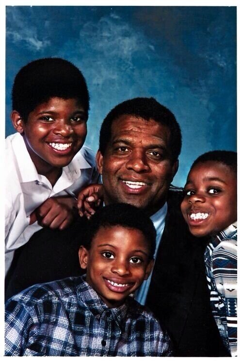 PKSubban1's tweet image. #ohhhhgawwwwoddd @jleonoff #backintheday