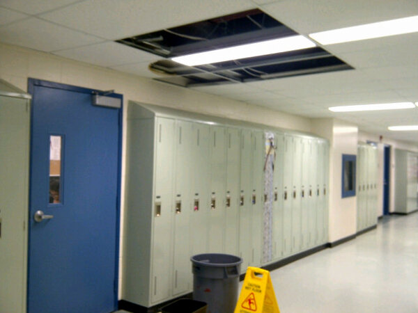 HNM_Problems's tweet image. We can&apos;t afford a proper ceiling #HNMProblems