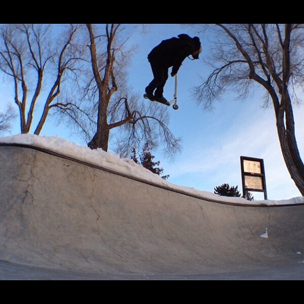 RazorWorldwide's tweet image. RT @optrix: Get some big air!  #optrix #iphone #razor #razorscooter #skatepark #bigair #oldschool @RazorWorldwide