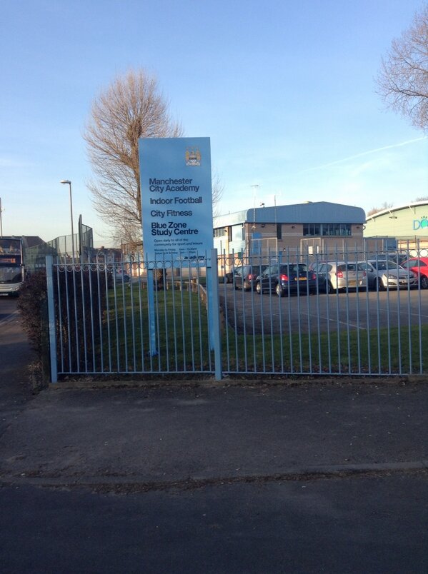 olidrum23's tweet image. Went for a session at the enemy's place today #wrongcolour #rightgym