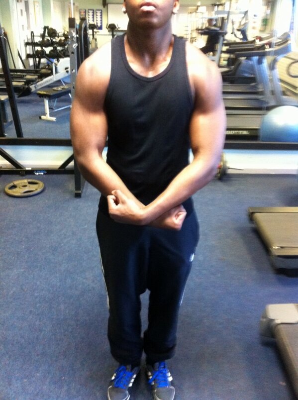 bballizzy's tweet image. My boy in gym #Bigsesh