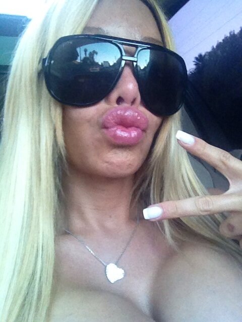 Running last minute errands before I'm off to Mexico. PEACE L.A! ✌ http://t.co/r3v0koIBo0