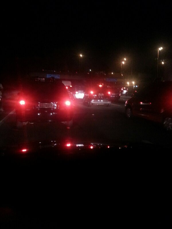 vsveloso's tweet photo. @LeiSecaSP - Marginal Pinheiro x Pte Morumbi sentido bairro Tudo travado. Alguém sabe o pq? http://t.co/cp1qEUki8H