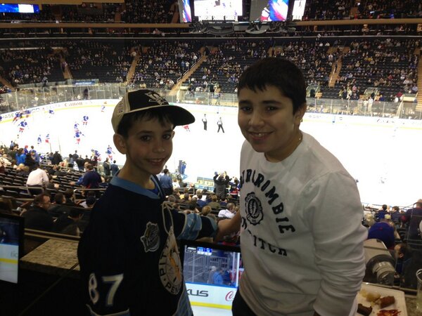 NycomWireless's tweet photo. #nyr http://t.co/2aOKSv1Qyi