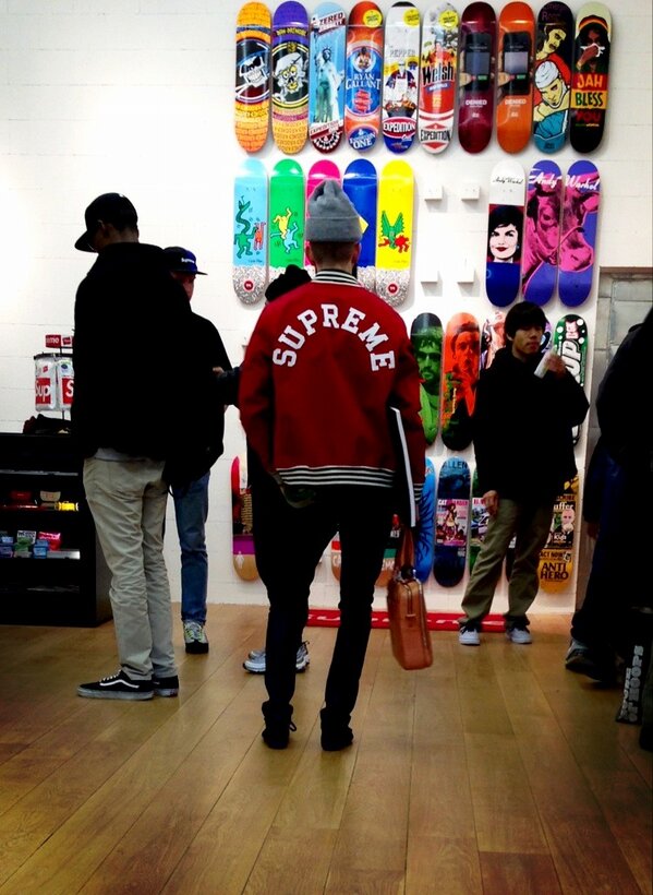 sarahalexistv's tweet image. #letsbe #supreme 😍😍