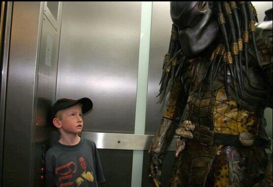 biglolz's tweet photo. Funny Picture - Predator - http://t.co/sK5QVRjQIs http://t.co/xFgUmxgfh5