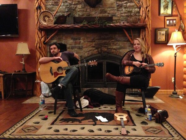 <a href="/JuliaNunes/">𝖏𝖚𝖑𝖎𝖆 𝖓𝖚𝖓𝖊𝖘</a> thank you for a great living room concert at the <a href="/turnaroundPR/">Turnaround Solutions</a> annual retreat!