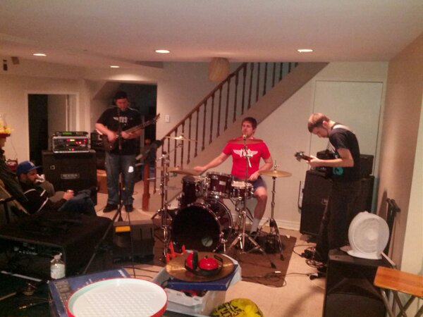 Jamming hard. Tomorrow at <a href="/bovinesexclub/">Bovine Sex Club</a>  <a href="/mutepunkrock/">MUTE</a> <a href="/othpunkrock/">Overtime Heroes</a>  jenn fiorentino, Davey knight. Punk rock #party