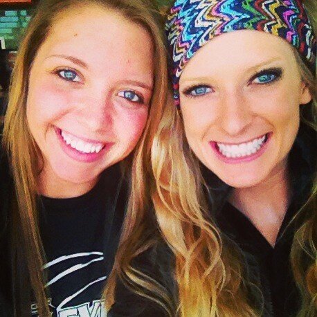 ChelseaMarquis's tweet image. So excited to move into our house this weekend! Cheers to a new chapter!💛🏡 #moversneeded #nowhiring @HayleyWalker12