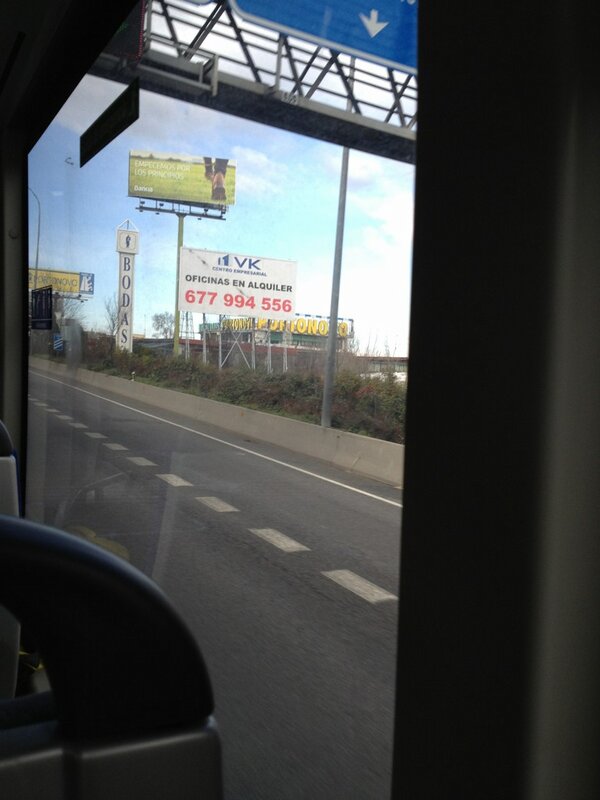 JorgeVirtu's tweet photo. Con @JuliaAlvarezC en el bus 627 #batallitas! http://t.co/JpzyhR4QiK