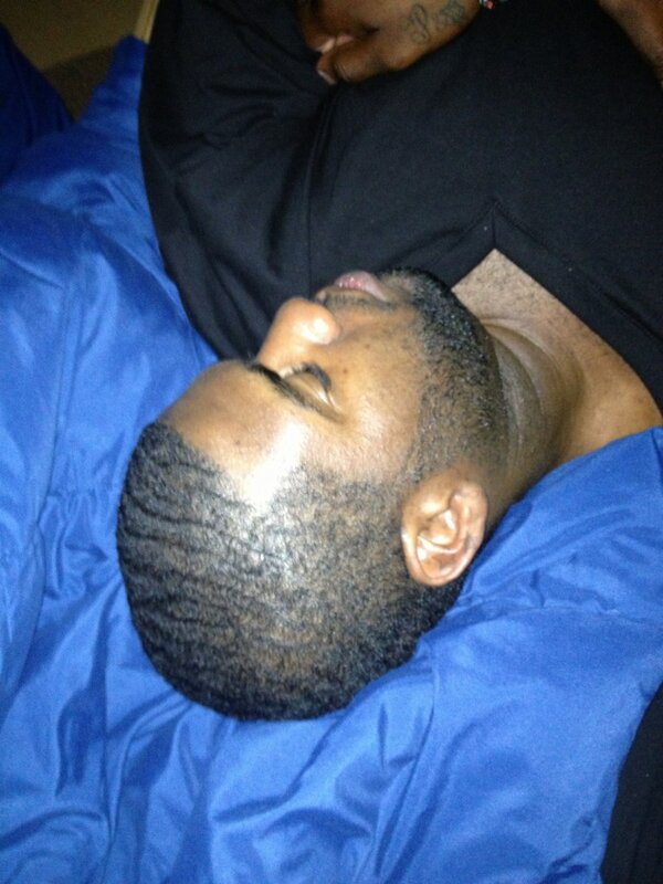 ALLICANBISMIA_E's tweet photo. U think he gotta be sleep on me like this lmao 💏💤😳 http://t.co/2cqRl5A2BM