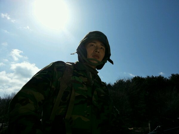 okdkido's tweet photo. 카메라 감독님이 핸펀 사진기로 찍어주셨어요 역시 전문가의 손길이... http://t.co/MTL7z6Upe7