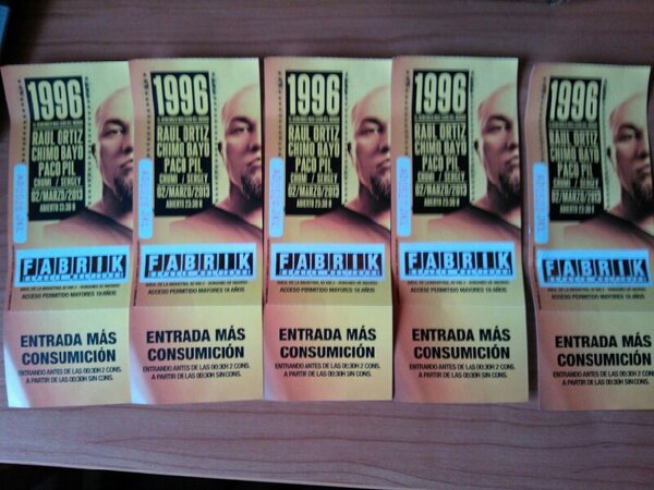 Sardi83's tweet photo. @fabrikdiscoteca contando las horas tic-tac tic-tac... http://t.co/ok8EBb8RVW