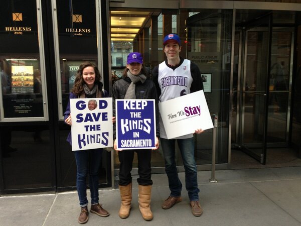 sactownroyalty's tweet photo. RT “@mtmoore55: Sacramento represented at NBA HQ in NY this morning #herewestayny http://t.co/V7xSxMhlXJ”