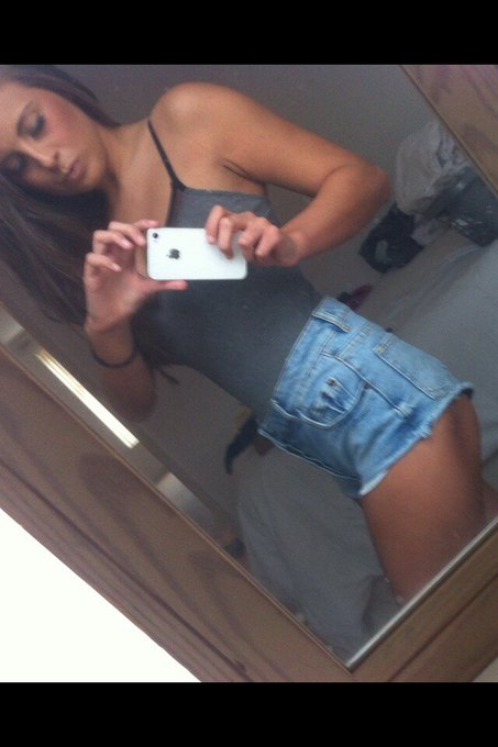 Wishhh it was summer 😌✌☀ http://t.co/esScIPzCdw<a href="/tag/obsessed"class="tags"><span>#obsessed</span></a><a href="/tag/addicted"class="tags"><span>#addicted</span></a><a href="/tag/cantstopbuyin"class="tags"><span>#cantstopbuyin</span></a>