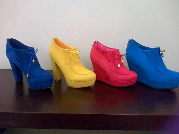 ninasteffy's tweet photo. @KellyFer216  Hola Me Gustaria Saber En Cuanto Estan Es<tos Zapatos Me Encantan Los Fuscia http://t.co/1I4BJrvmI5