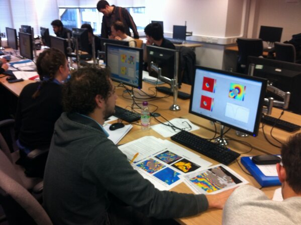 Leeds #Geophysics students hard at work modelling interferograms <a href="/SOEE2212/">SOEE2212</a> <a href="/SEELeeds/">Earth and Environment at Leeds</a>