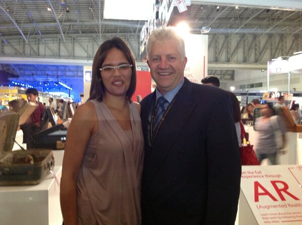 WCFI's tweet photo. Cruising the aisles with Minister Alan Winde @ Design Indaba 2013... http://t.co/8Tgilqxjp9