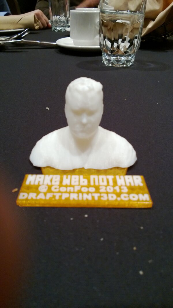 Darcy_Lussier's tweet image. Here&apos;s my 3D bust courtesy of #webnotwar!