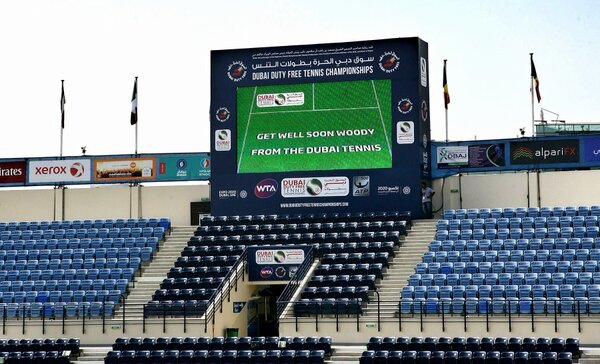 Message to <a href="/skiwoodgate/">Michael Woodgate</a> from the <a href="/DDFTennis/">Dubai Tennis Champs</a> Have a speedy recovery! @tombushelluae @buddelltennis <a href="/ATPWorldTour/">ATPWorldTour</a>