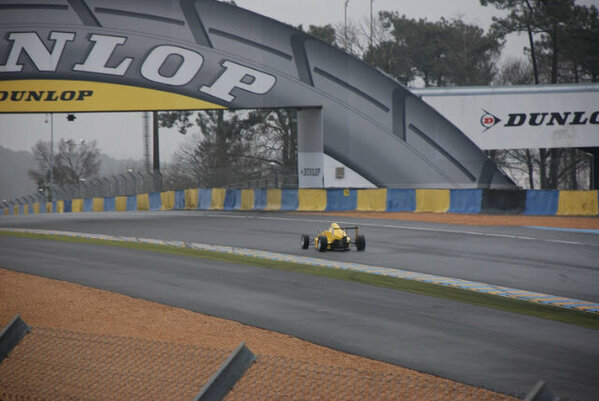 RominitaRe's tweet image. Quien no soño alguna vez en pasar por el puente Dunlop??? #LeMans #BetaEpsilon