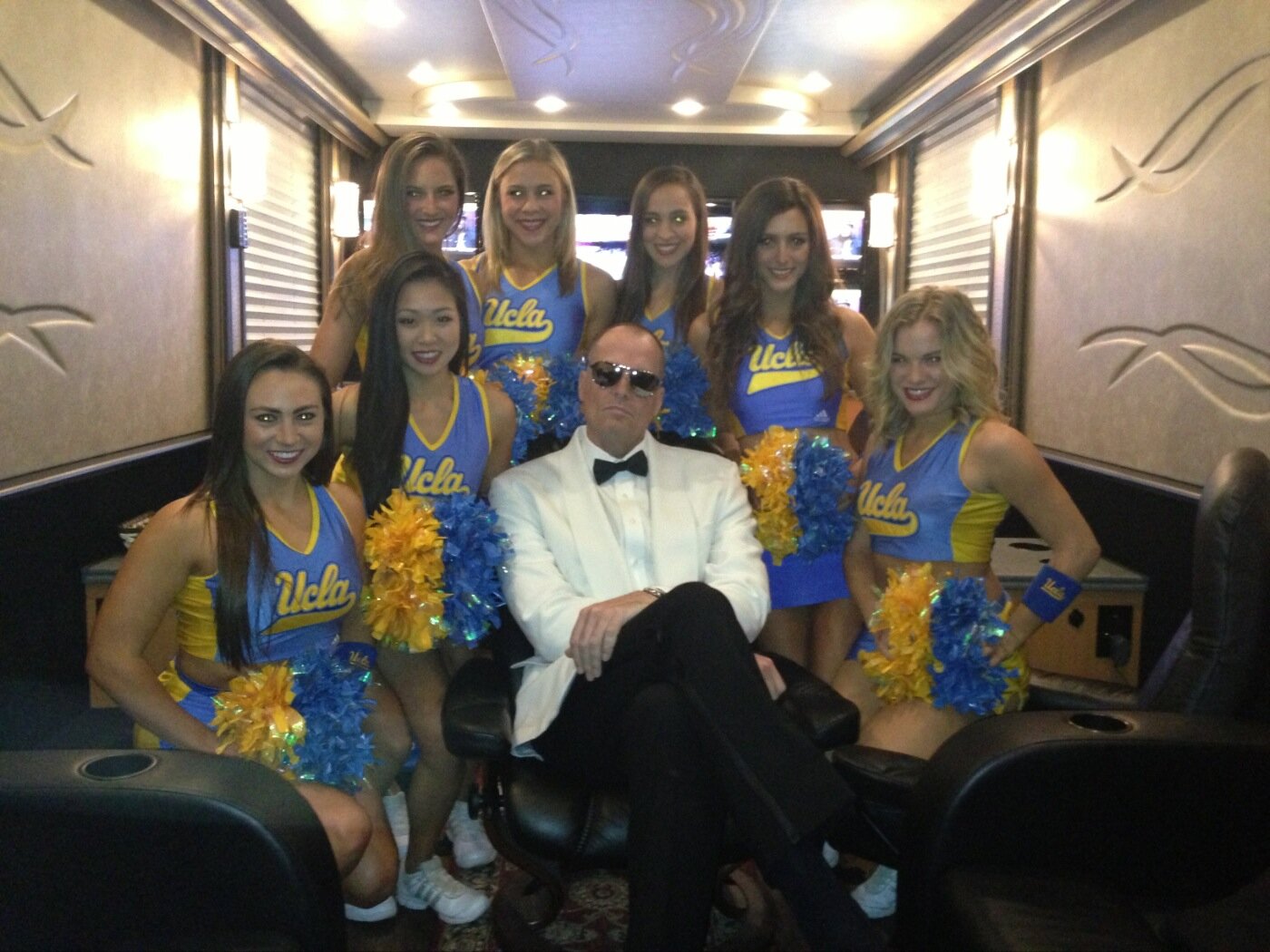 BET7rokCQAEION4.jpg:large