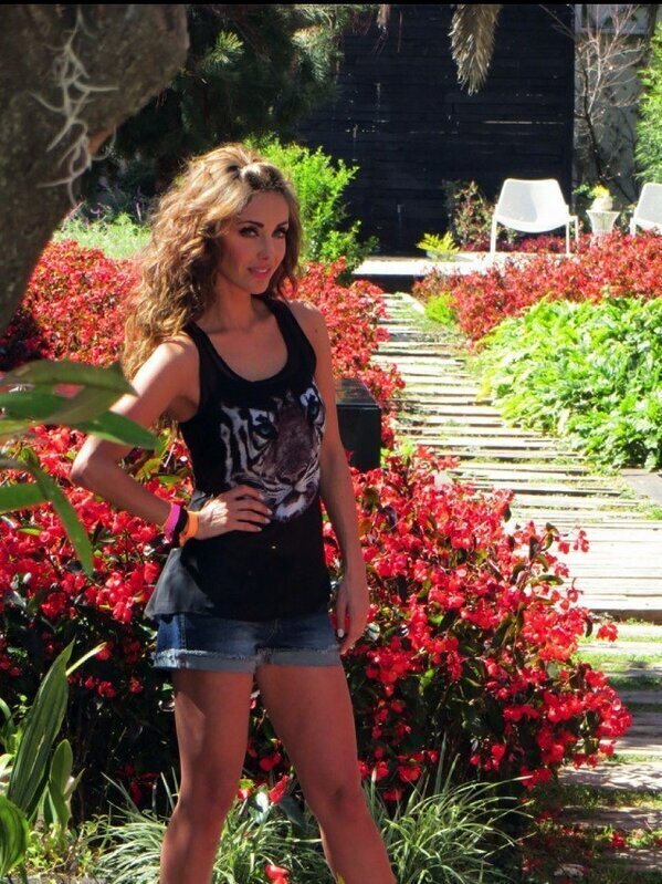 Anahi [7]. - Page 23 BETuAICCYAAVlyJ