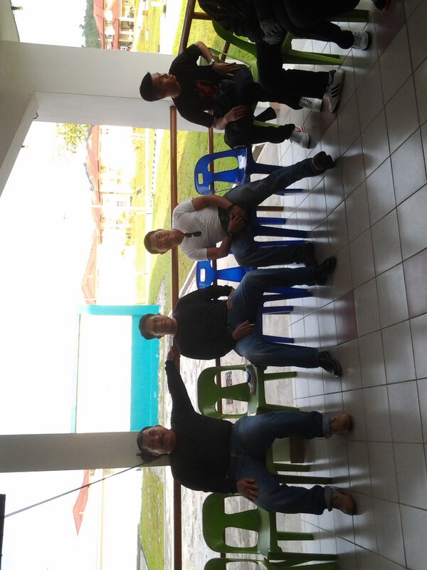 abon_fm's tweet photo. Persediaan konvoi motosikal penjara swk ke tebedu/serian http://t.co/kmCD4tZOzg