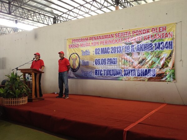 husin1648's tweet photo. @penjaramalaysia @KPPenjara @alnassif Ucapan Perasmian oleh KP JIM http://t.co/rxDkf2betb