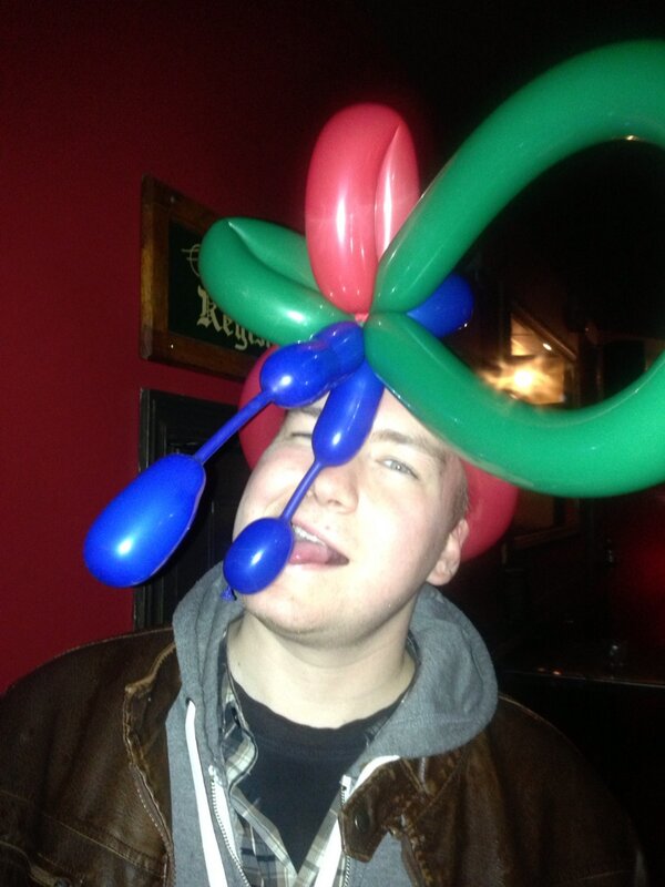 frnik8's tweet photo. Balloon art how its supposed to be appreciated! http://t.co/PBRjrdFmgv