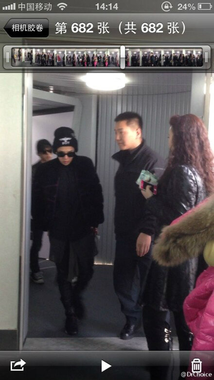 [2/3/13][Pho] BIGBANG đã đến sân bay quốc tế Nam Kinh, Trung Quốc BEVNxakCUAAnndQ