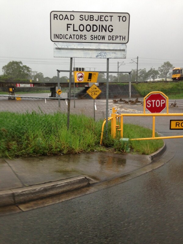 CabHerald's tweet image. Be careful on the roads. This pic of flooding behind Morayfield Shopping Centre this afternoon. #bigwet #bnetraffic