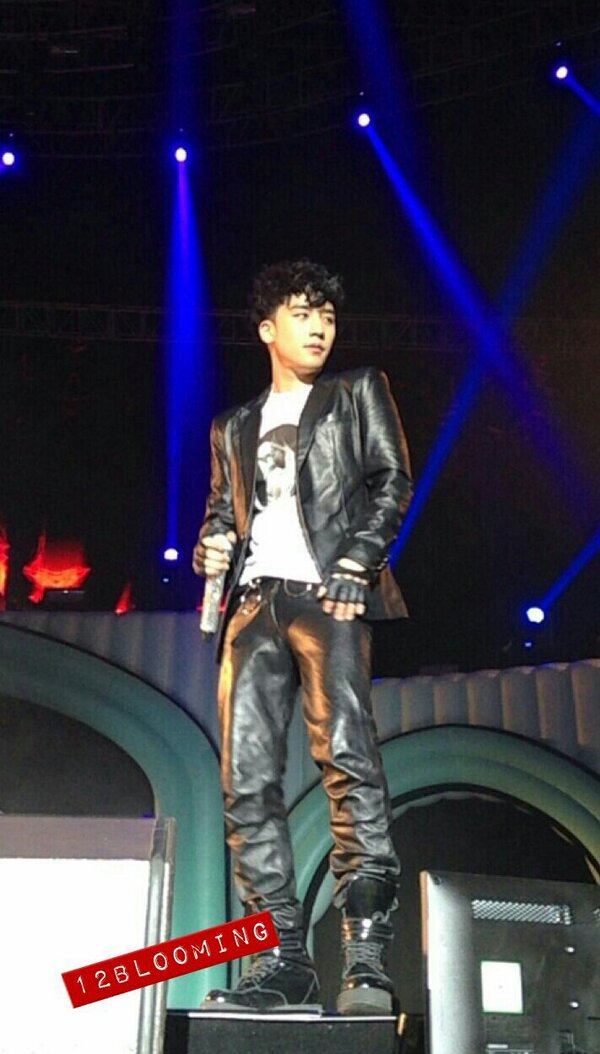 [2/3/13][Pho] BIGBANG biểu diễn tại Samsung Blue Day Festival ở Nam Kinh, TQ BEW13QtCYAA6HeQ
