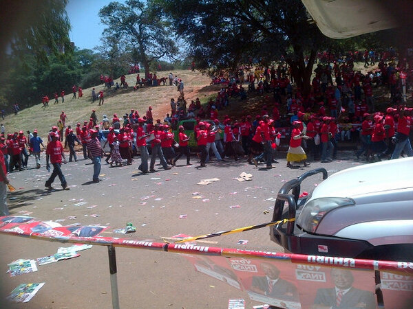 Moadow's tweet image. #Jubilee supporters arriving for final campaign rally in #Nairobi. #2013Polls #KOTAJE #Kenya