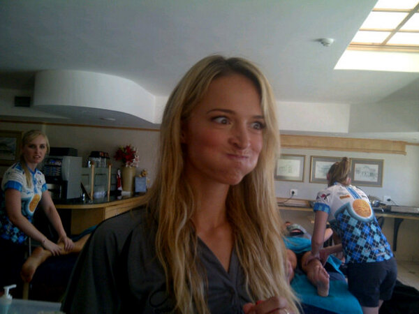 “<a href="/GuyButcher/">CycleNut</a>: Sub-3 gal <a href="/melindabam/">Melinda Bam (Bergh)</a> storing up water for tomorrow. #ToughChick ” ha ha....target on your back tomo!