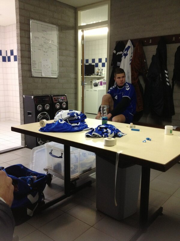 miIenko's tweet photo. Klaarmaken voor #MotD @dfsopheusden - #svlelystad 14.30u. http://t.co/6ukVM4D6Ua