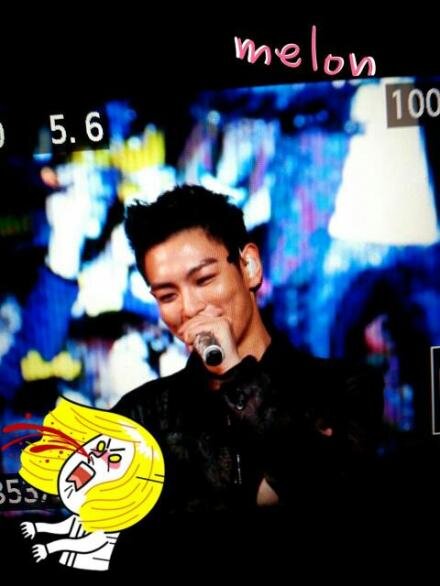 [2/3/13][Pho] BIGBANG biểu diễn tại Samsung Blue Day Festival ở Nam Kinh, TQ BEWqDTECEAApEmE