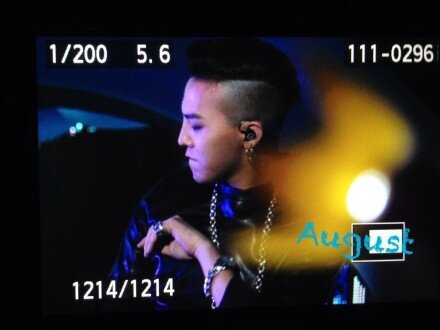 [2/3/13][Pho] BIGBANG biểu diễn tại Samsung Blue Day Festival ở Nam Kinh, TQ BEWusPoCEAA4cdY
