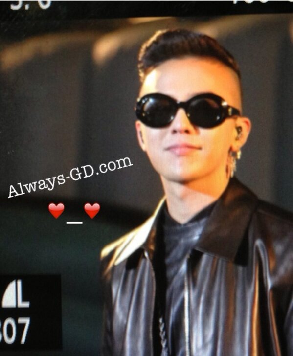[2/3/13][Pho] BIGBANG biểu diễn tại Samsung Blue Day Festival ở Nam Kinh, TQ BEWzCyDCEAE5DEA