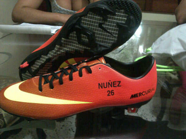 vander_pichu's tweet photo. Aqui mis nuevos guayos http://t.co/ZdVxSscxU7