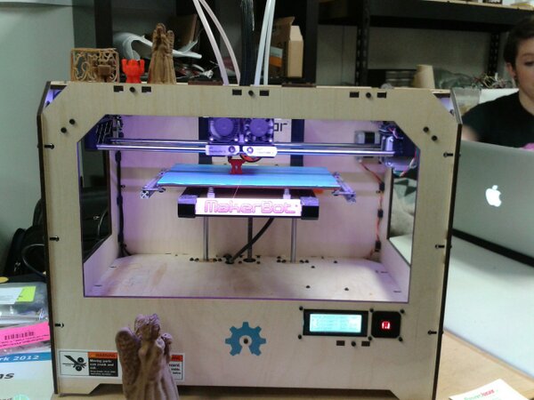 PeerRevRad's tweet image. 10 until 5pm Arts court is hosting a 3d print-a-thon!