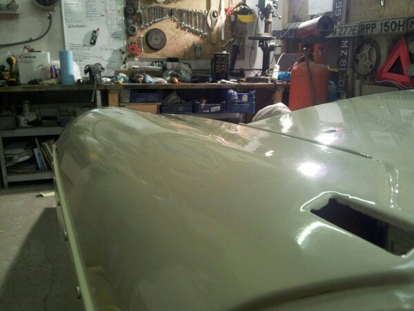 MartletCrown's tweet photo. @mgbregister working on our #mgb roadster. colour sanding, g3 and machine glaze to finish. #HardWork #classiccar http://t.co/xyY3glcDcA